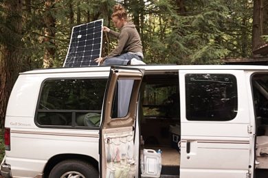 Article. Comment Installer des panneaux solaires sur un camion aménagé, van ou camping-car