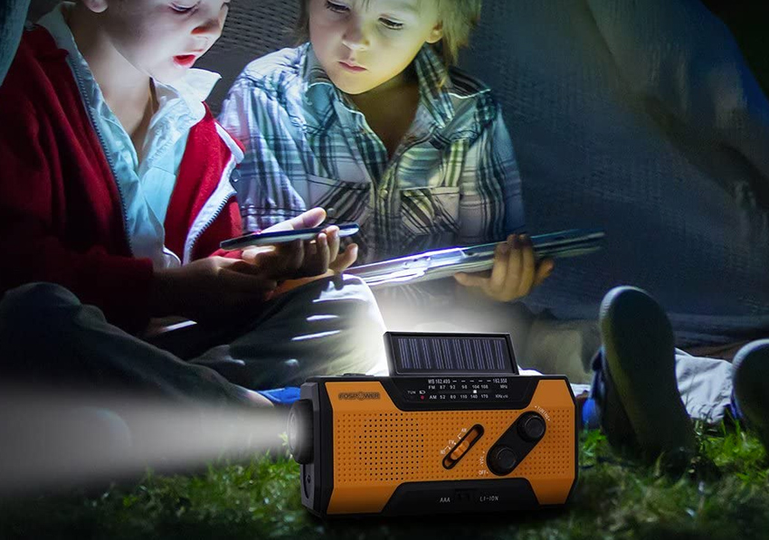 Radio solaire d'urgence FosPower avec lampe torche