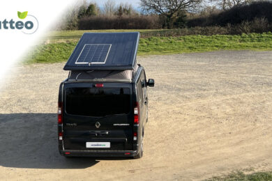 Fourgon aménagé panneaux solaires