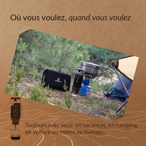 Cafetière portable Handpresso en situation camping avec tente et accessoires outdoor