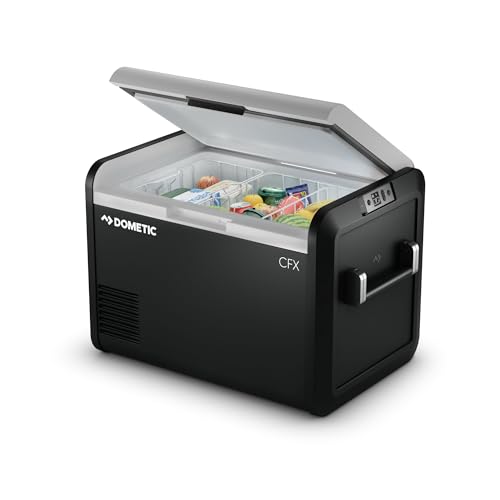 Glacière à compression Dometic CFX3 55 litres ouverte avec aliments et panneau de commande